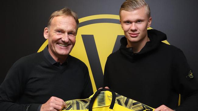 上游新闻：冲超决战，超1500名重庆球迷将在客场为铜梁龙助威