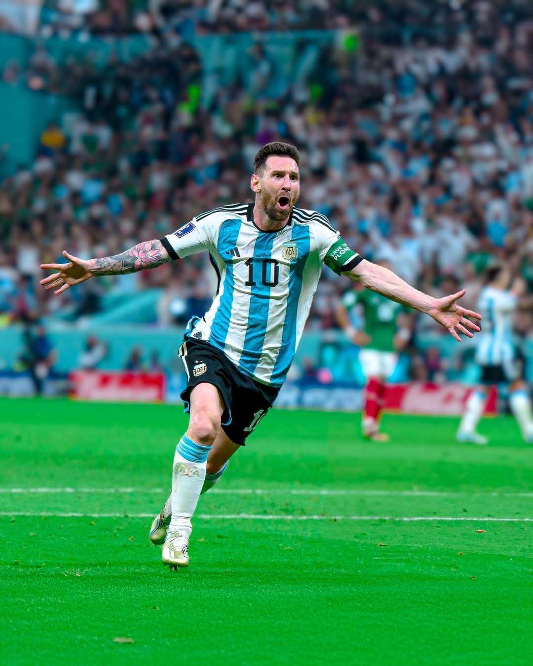 从亚马尔位置变化看世界足坛发展潮流