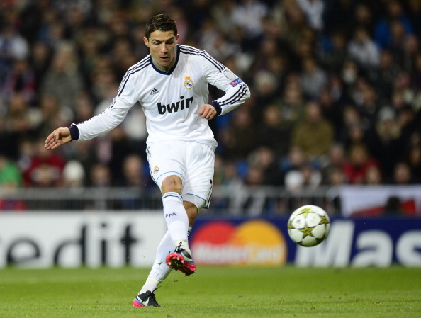 记者：上海申花5名外援以及谢鹏飞和戴伟浚随队出征亚冠客场